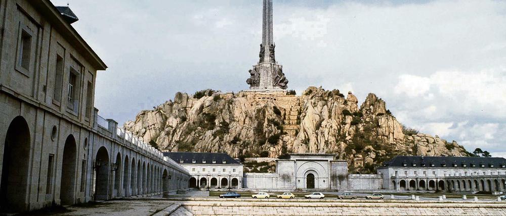 Blick auf das Tal der Gefallenen nahe Madrid, der Gedenkstätte zu Ehren der Gefallenen der faschistischen Truppen Francos im Spanischen Bürgerkrieg. Auch Ex-Diktator Francisco Franco ist hier beigesetzt.