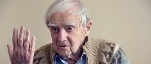 Erlebte die Belagerung von St. Petersburg. Später hielt der russische Schriftsteller Daniil Granin, geboren 1919 in Oblask Kursk, seine Erinnerungen in seinem bekannten „Blockadebuch“ fest.