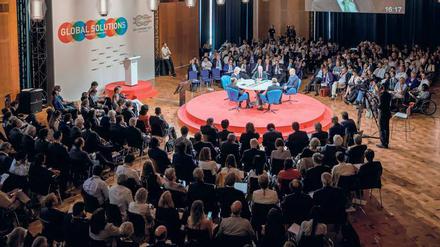 T-20-Talk zum Klima: Amar Bhattacharya (Brookings Institution), Conny Czymoch (Moderation), Nicholas Stern (London School of Economics), Ludger Schuknecht (Chefökonom im Bundesfinanzministerium) und Kurt Bock (BASF-Vorstand) (v.l.n.r.).
