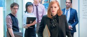 Das Kostüm ist ihre Rüstung. Starlobbyistin Miss Sloane (Jessica Chastain) legt sich mit der Waffenindustrie an.