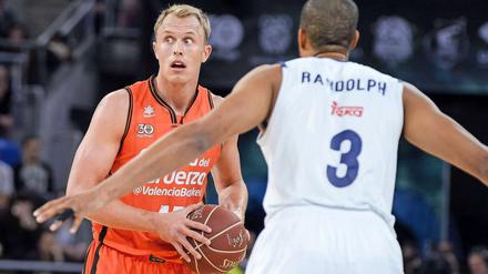 2011 ging Luke Sikma nach Spanien, wo ihn der heutige Alba-Sportdirektor Himar Ojeda zur zweiten Mannschaft von Gran Canaria holte.