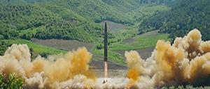 Das Standbild dieses Videos soll den mutmaßlichen Start einer Interkontinentalrakete mit hoher Reichweite vom Typ Hwasong-14 zeigen.
