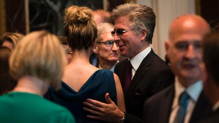  Bill McDermott, SAP-Chef (Mitte), im Gespräch mit Ivanka Trump im Weißen Haus. 