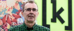 Achim Heier von attac steht auf dem Gelände der Kulturfabrik Kampnagel, wo der Gegengipfel stattfindet.