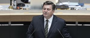 Berlins Innensenator Andreas Geisel (SPD) spricht bei der Sitzung des Berliner Abgeordnetenhauses 