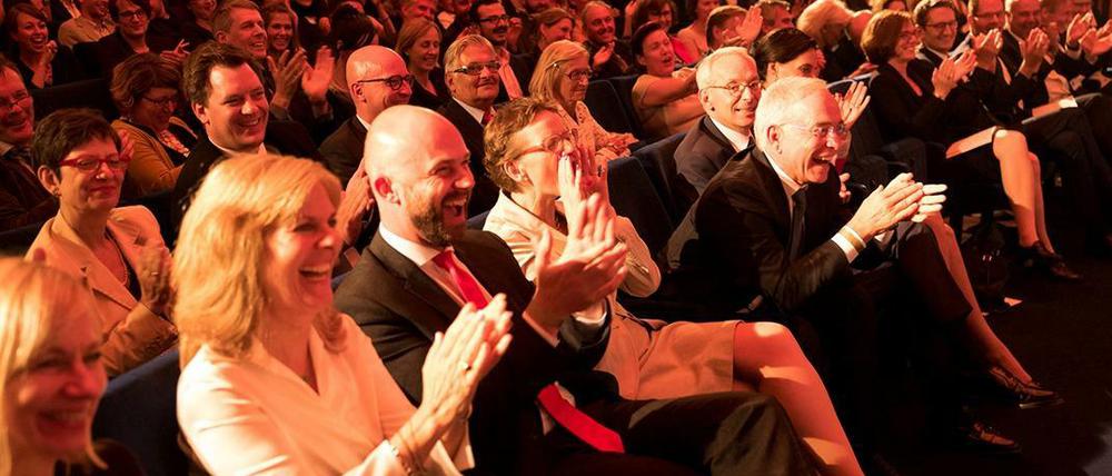 r rund 400 geladenen Gästen überreichte die Ministerin die Trophäen.