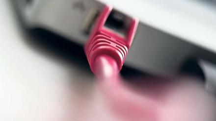 Eingestöpselt: Kabel-Router verbinden Nutzer mit TV-Anbietern, dem Internet, Telefon und manche bieten ein Heimnetz.