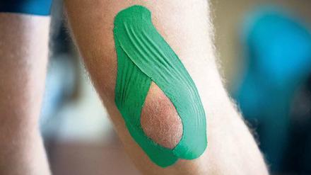 Größtes Gelenk. Diskuswerfer Robert Harting schützt sein Knie. 