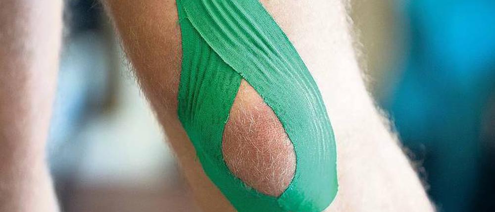 Größtes Gelenk. Diskuswerfer Robert Harting schützt sein Knie. 