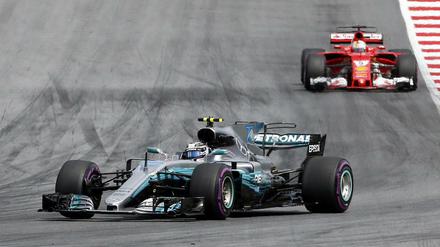 Bottas hält Vettel in Österreich in Schach.