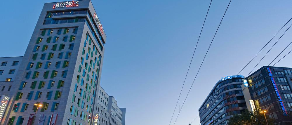 Das 557 Zimmer große Vienna House Andel’s Berlin nimmt einen ganzen Straßenblock ein.