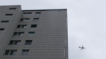 Die Trabantenstadt im Falkenhagener Feld entlang der Pionierstraße in Spandau und der Einflugschneise nach Tegel.  