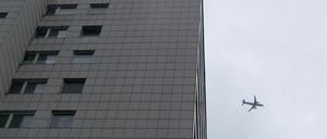 Die Trabantenstadt im Falkenhagener Feld entlang der Pionierstraße in Spandau und der Einflugschneise nach Tegel.  