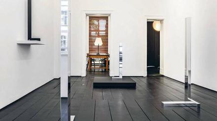 Winkelzüge. Skulpturen von Gerold Miller in der Galerie Mehdi Chouakri.