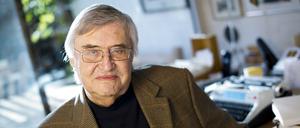 Der Schriftsteller Peter Härtling 2013 in seiner Wohnung bei Frankfurt am Main.