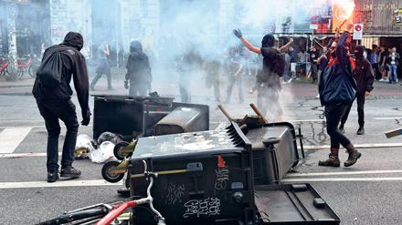 Bekommen auch Kritik von der Linkspartei: "Durchgeknallte Randalierer" in Hamburg zum G20-Gipfel.