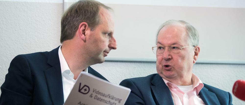 Berlins früherer Innensenator Thomas Heilmann (l, CDU) und der frühere Bezirksbürgermeister von Neukölln, Heinz Buschkowsky (SPD).