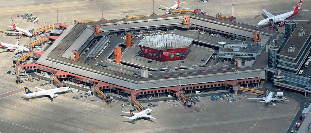 Der Plan steht. Die Bundesregierung will Tegel schließen - wie es mit Berlin und Brandenburg abgemacht war. Vergangene Woche hatte sich Verkehrsminister Dobrindt für die Offenhaltung ausgesprochen.