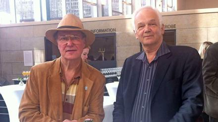 Bernhard Mackowiak (l.) und Harry Heyer sprechen über Erfahrungen aus ihrer Kindheit im geteilten Berlin.