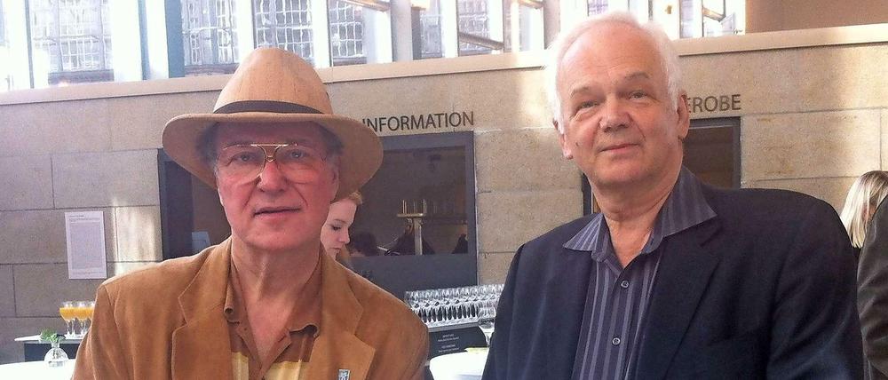 Bernhard Mackowiak (l.) und Harry Heyer sprechen über Erfahrungen aus ihrer Kindheit im geteilten Berlin.