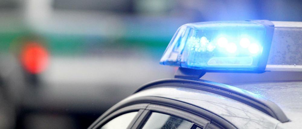 Polizeiwagen im Einsatz (Symbolfoto). 