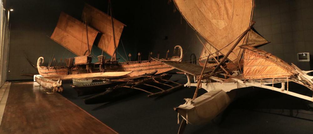 Zu neuen Ufer. Die Südsee-Boote des Ethnologischen Museums noch in ihrer ursprünglichen Dahlemer Aufstellung.
