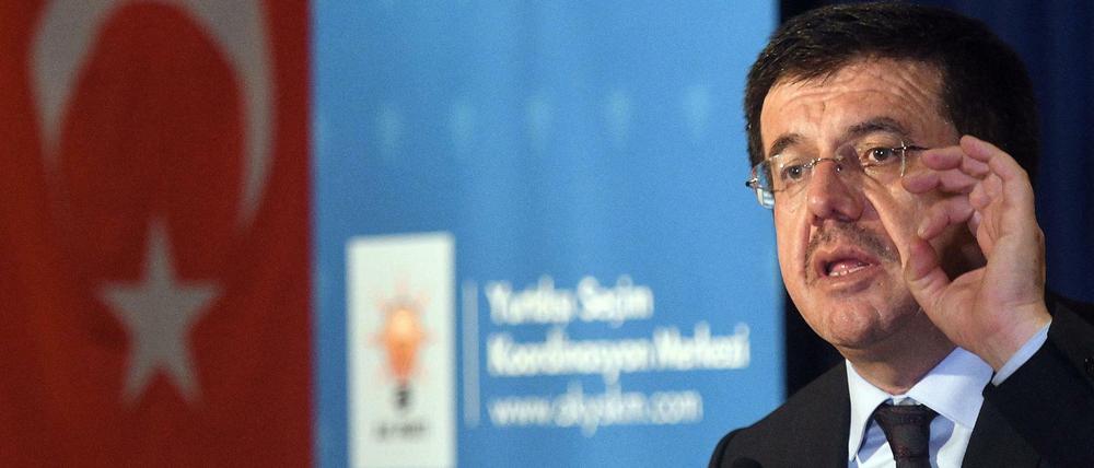 Der türkische Wirtschaftsminister Nihat Zeybekci bei einem Auftritt in Köln.