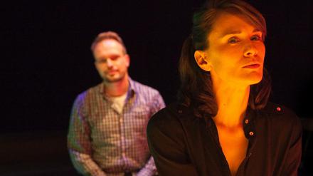 Dating in Tinder-Zeiten. Die Schauspielerin Catherine Duquette interagiert für ihre Performance mit dem Publikum.