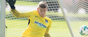 Vom Stürmer zum Torhüter. Der 20 Jahre alte Jonathan Klinsmann hat als Feldspieler angefangen und ist ein exzellenter Fußballer. 
