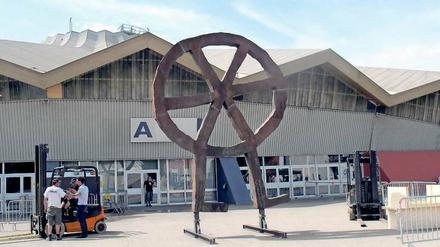 Nimm mich mit, Kapitän, auf die Reise. Das Volksbühnen-Rad in Avignon.