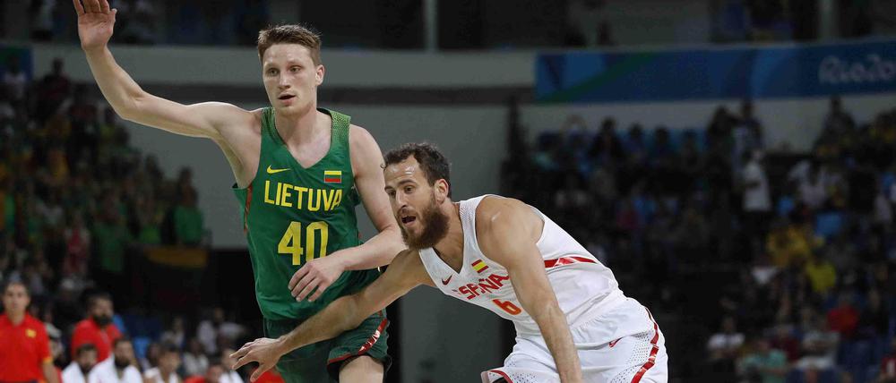 Marius Grigonis (links) spielte für die litauische Nationalmannschaft bei den Olympischen Spielen in Rio. 