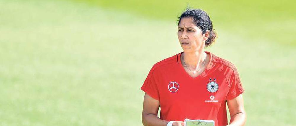 Steffi Jones hat vor ihrem Engagement beim Deutschen Fußball-Bund noch nie als Trainerin gearbeitet.