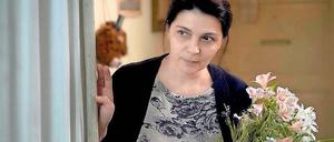 Kämpft sich frei. Die Lehrerin und Mutter Manana (Ia Shugliashvili).