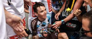 Erschöpft und glücklich: Romain Bardet nach seinem Sieg auf der 12. Etappe.