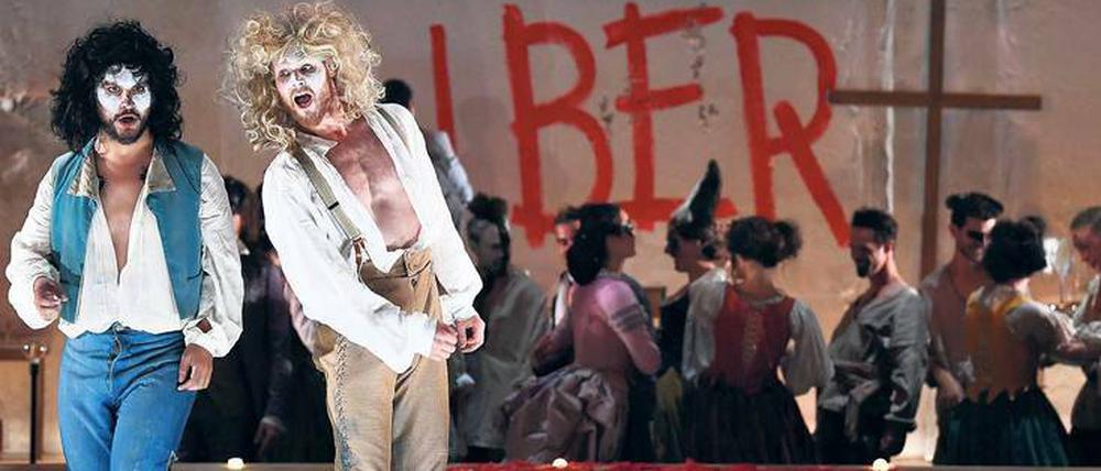 Nahuel Di Pierro als Leporello (links) und Philippe Sly als Don Giovanni in Mozarts Oper. 