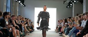 In Berlin zeigte Prabal Gurung seine Resort-Kollektion 2018