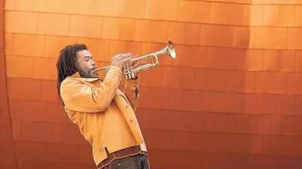 Künstler des Jahres. Der amerikanische „Downbeat“ hat den 75-jährigen Wadada Leo Smith gerade in drei Kategorien zum Sieger gekürt.