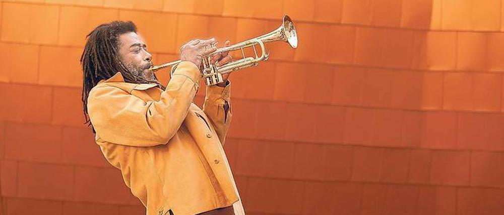 Künstler des Jahres. Der amerikanische „Downbeat“ hat den 75-jährigen Wadada Leo Smith gerade in drei Kategorien zum Sieger gekürt.
