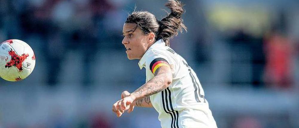 Viel Gefühl im Fuß. Dzsenifer Marozsan lenkt das Spiel der deutschen Nationalmannschaft.