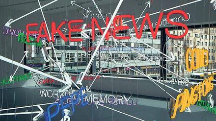 Eine Neonskulptur von Warren Neidich zum „Pizzagate“-Skandal (2017). 