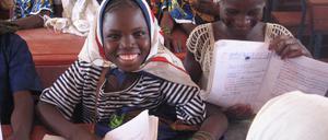 Bildung für alle. 1960 konnten weltweit 60 Prozent aller Menschen lesen und schreiben, 2016 waren es 85 Prozent. Das ist eine der vielen Statistiken, mit denen Mingels sein Buch grundiert.