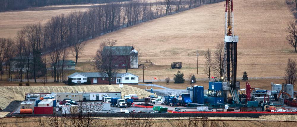 Fracking im Tal von Troy, Pennsylvania. In Boumans Roman wird in der Nähe einer Ölplattform eine Leiche gefunden.
