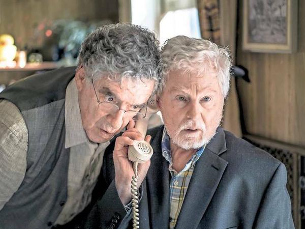 Derek Jacobi spielt den alten Léo.
