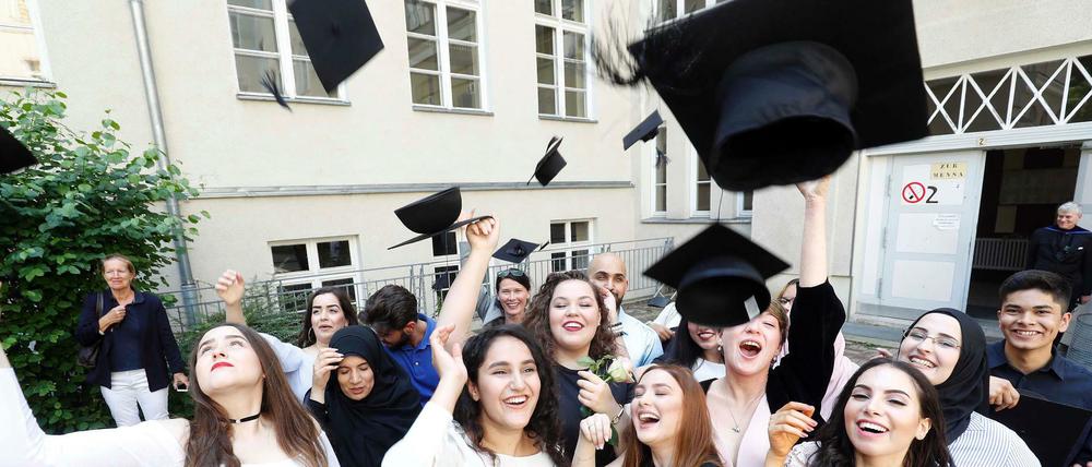 Herzlichen Glückwunnsch! Abiturienten des Campus Rütli.
