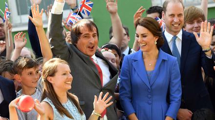 "Ameisenscheiße!" Bolle-Chef Eckhard Baumann reißt die Arme hoch, William und Kate lassen sich beinahe mitreißen.