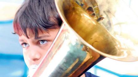 Blasmusik. Manche Kinder wissen einfach, welches Instrument sie lernen möchten, andere müssen erst herangeführt werden. Ein Instrumentenkarussell ist da eine gute Lösung.