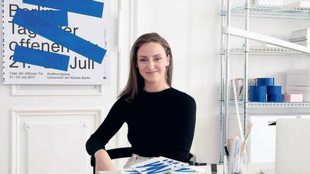 Klare Kante. Lena Drießen hat das diesjährige Rundgangsmotiv entworfen. Die 26-Jährige liebt es, wenn sich eine Idee in unterschiedlichen Medien fortsetzt.