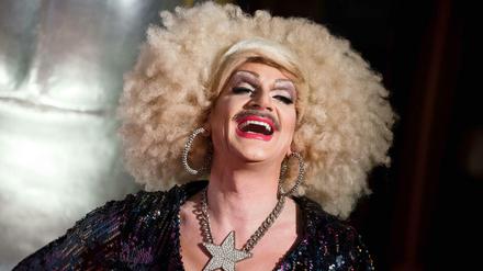 Drag-Queen Gloria Viagra.