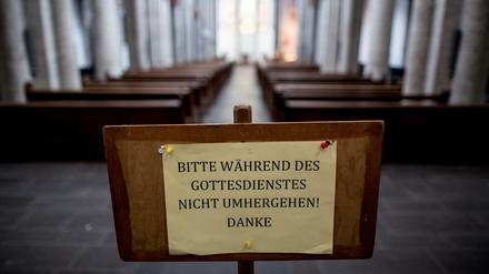 Immer leerer. Der Mitgliederschwund in den beiden großen Kirchen hält an. 