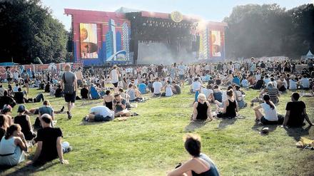 Festivalbesucher 2016 beim Musikfestival Lollapalooza im Treptower Park, das auch erst wenige Tage vor Beginn genehmigt wurde. 